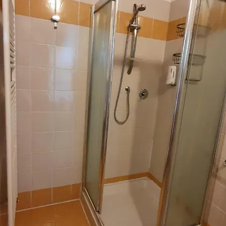 Living At Golf Club Apartment