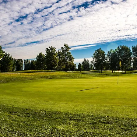 Living At Golf Club Apartment *